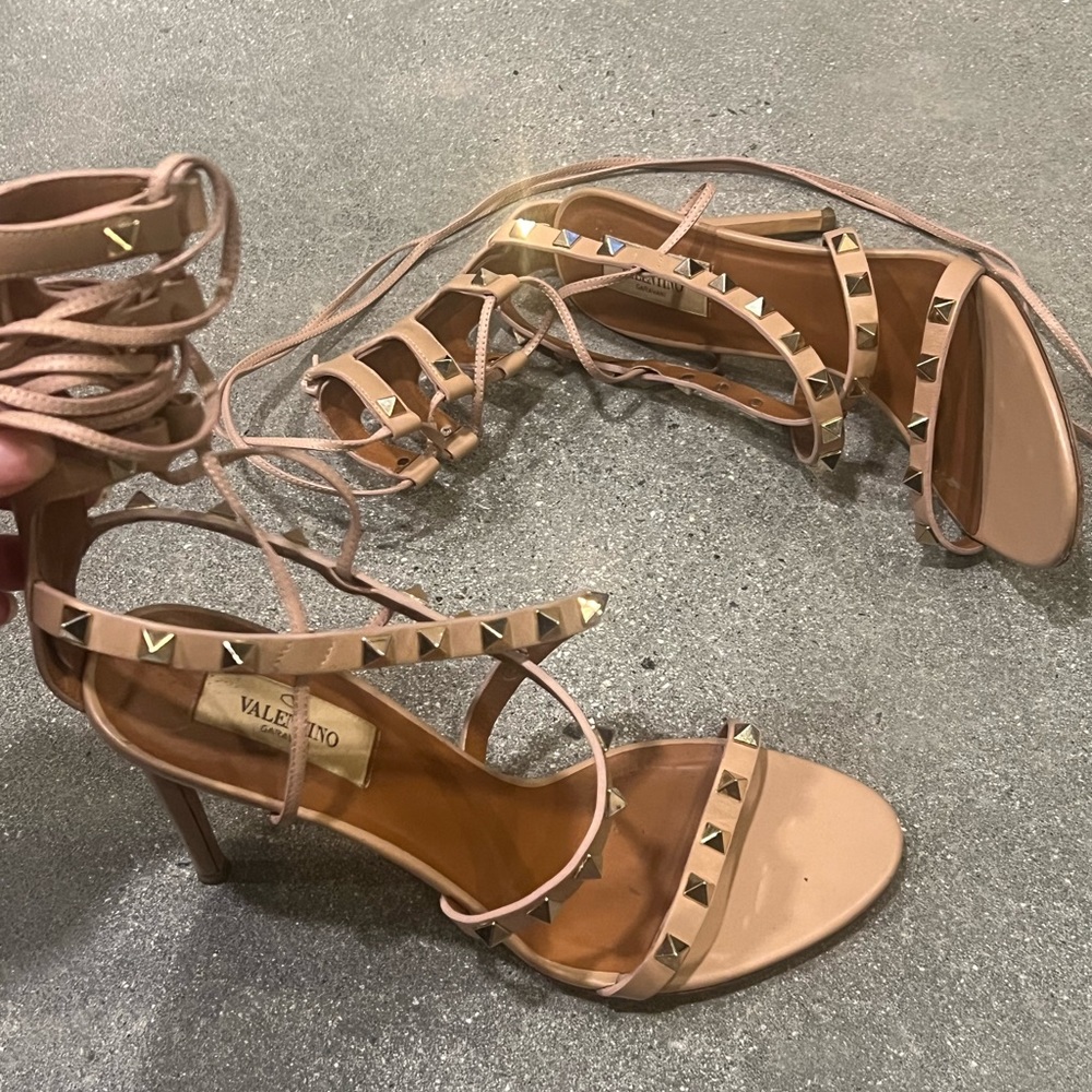 Valentino nude studded heel size 38